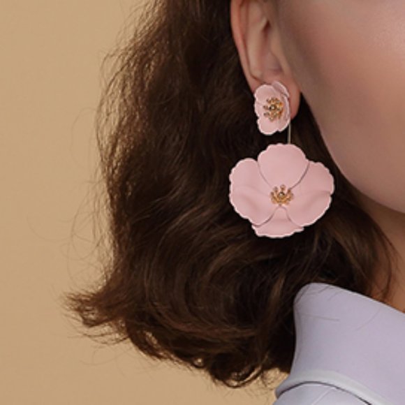 Large petal earrings with a niche design - Picture 2 of 6